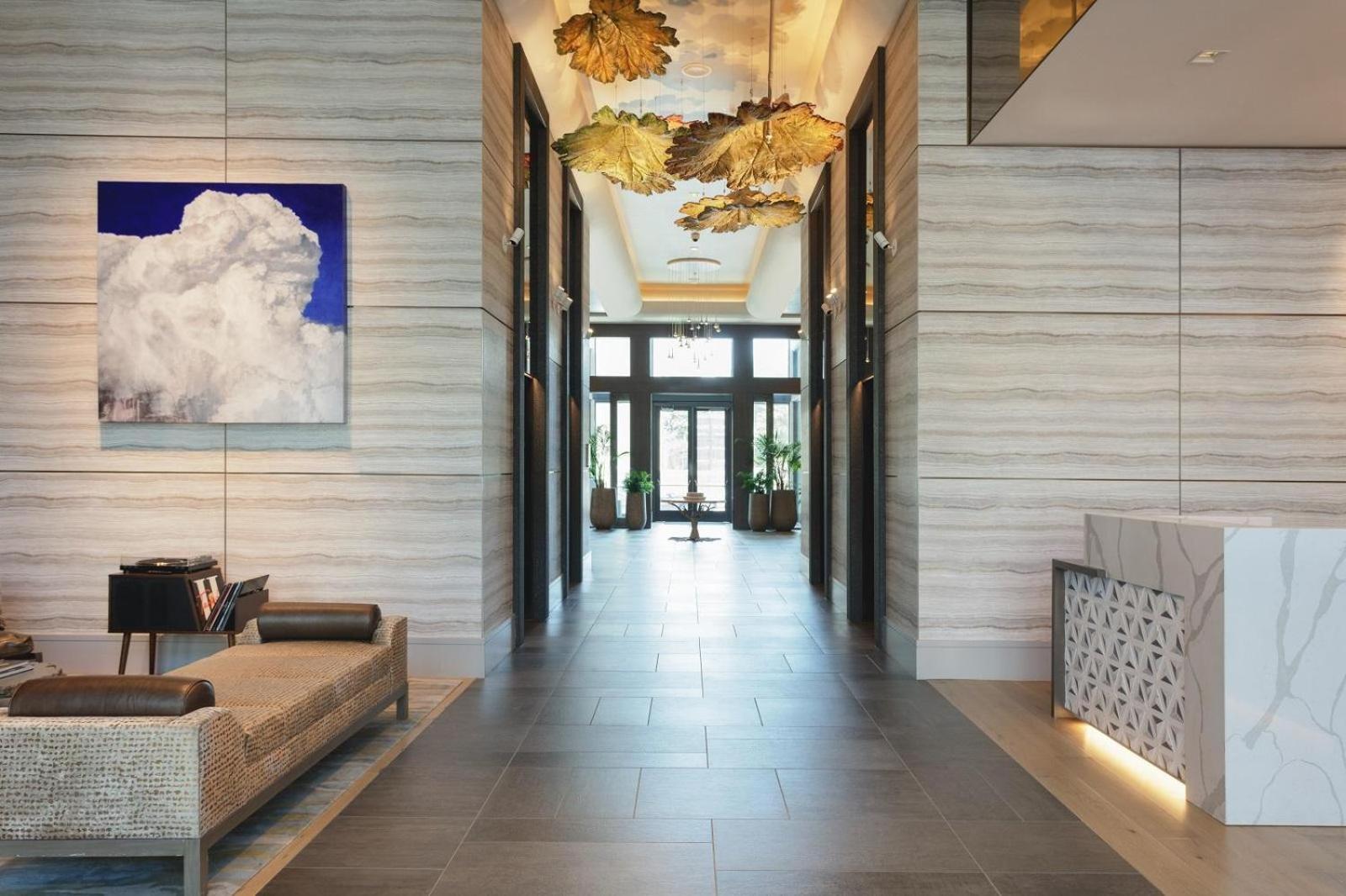 Endless Sunset Retreat: Luxury Downtown Condo with Mountain Views Asheville Exterior photo