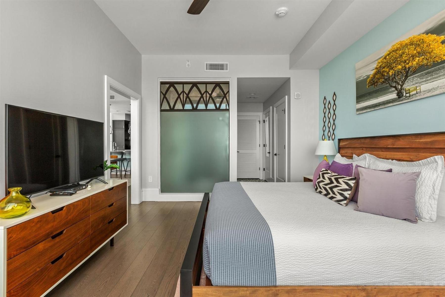 Endless Sunset Retreat: Luxury Downtown Condo with Mountain Views Asheville Exterior photo