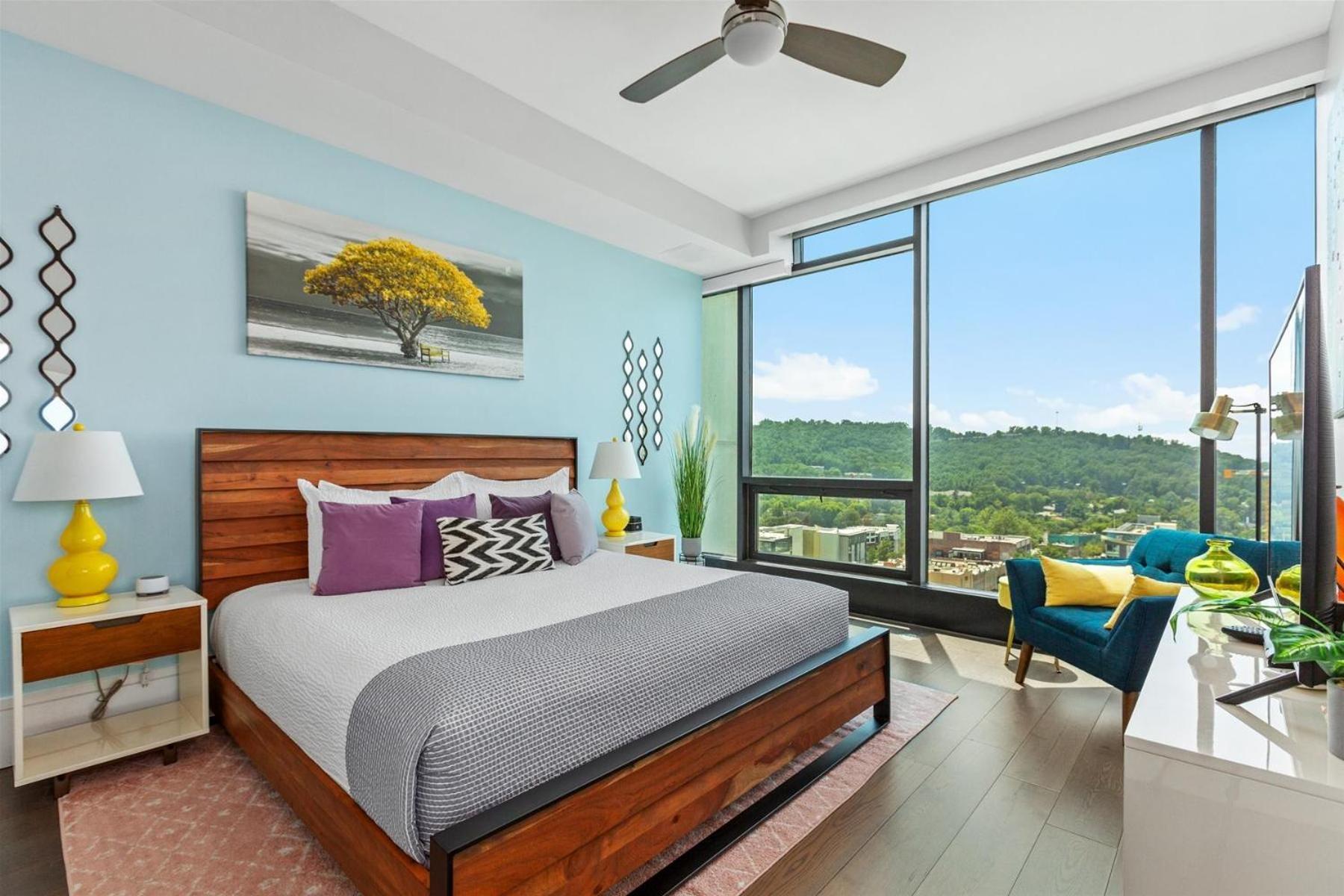 Endless Sunset Retreat: Luxury Downtown Condo with Mountain Views Asheville Exterior photo