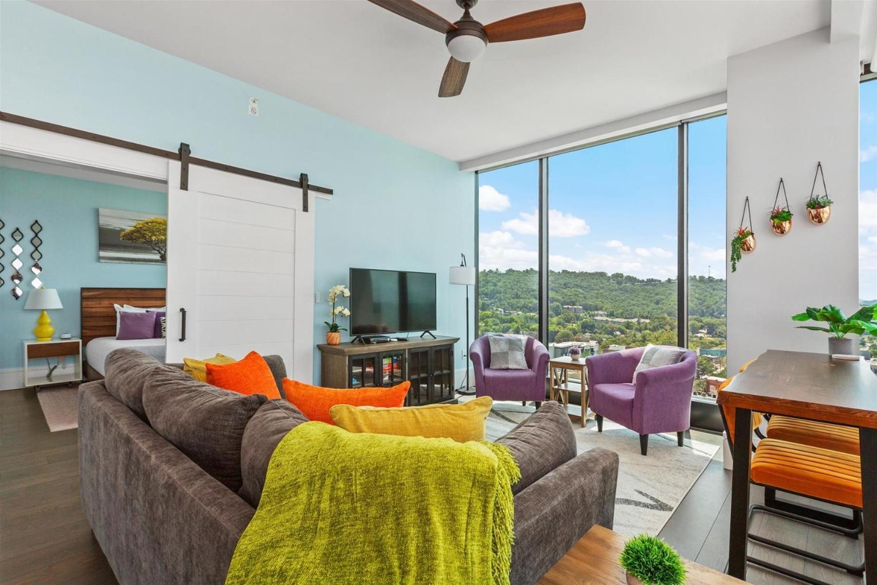 Endless Sunset Retreat: Luxury Downtown Condo with Mountain Views Asheville Exterior photo