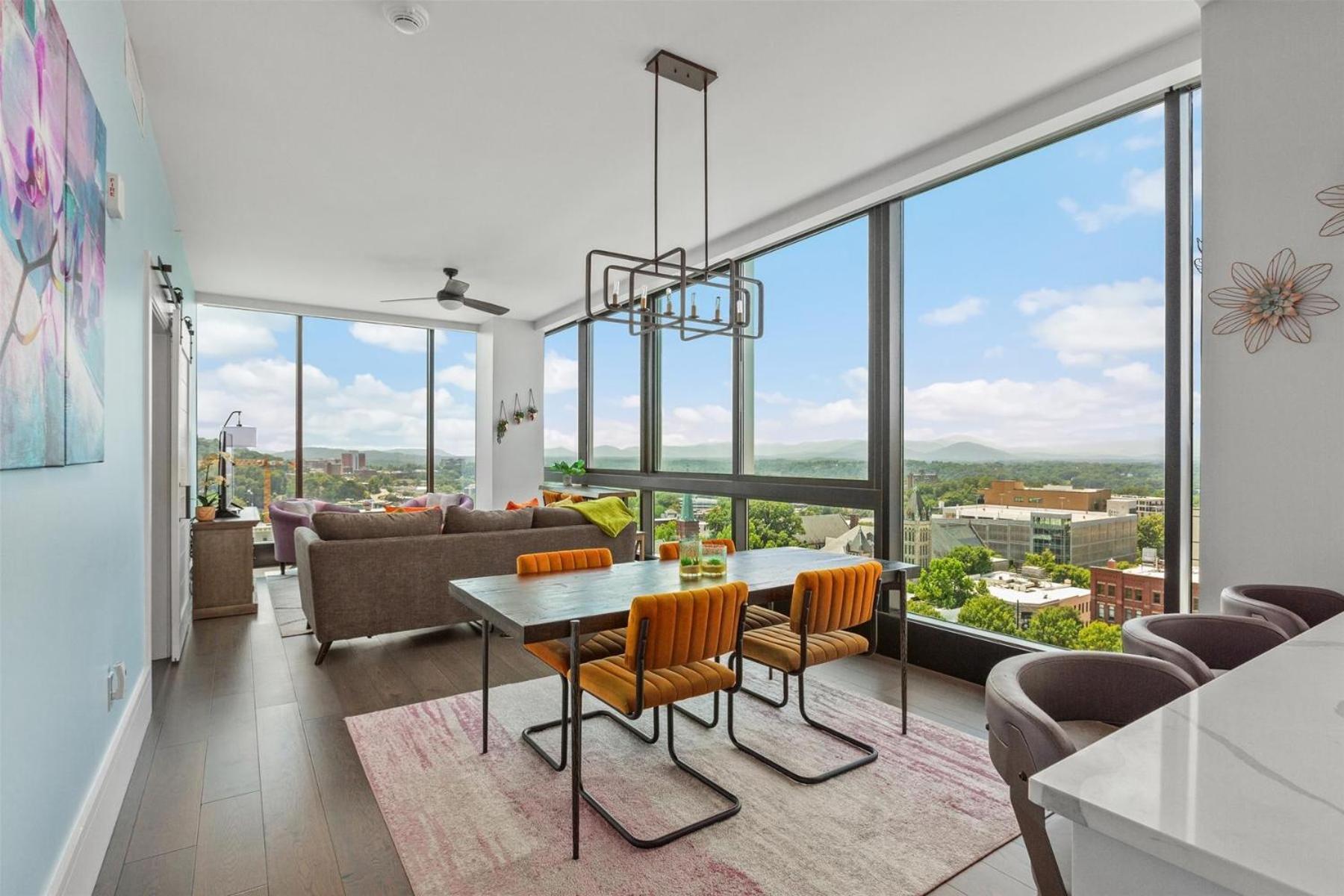 Endless Sunset Retreat: Luxury Downtown Condo with Mountain Views Asheville Exterior photo